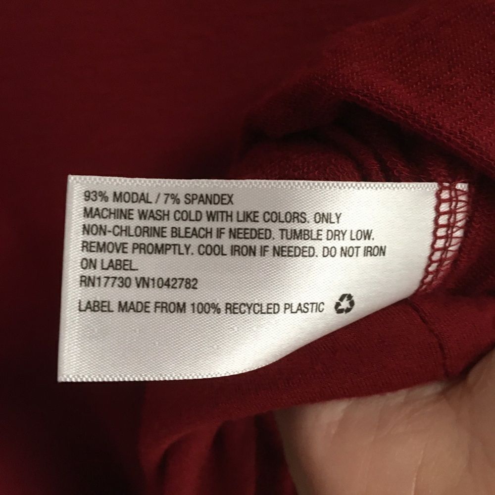 Isabel Maternity cranberry snap neck top M - Picture 7 of 7